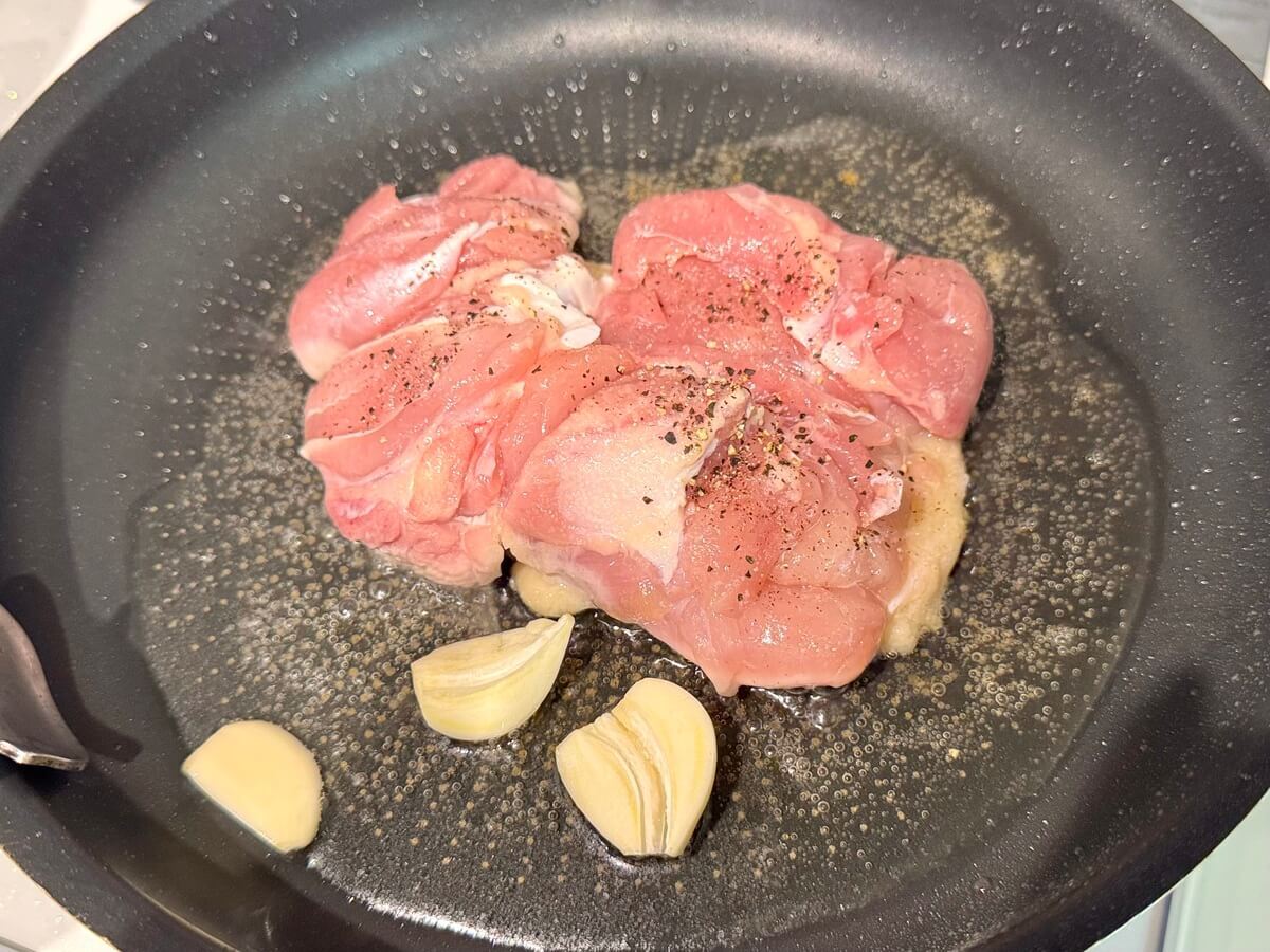 鳥羽周作さん「皮パリパリチキンステーキ」