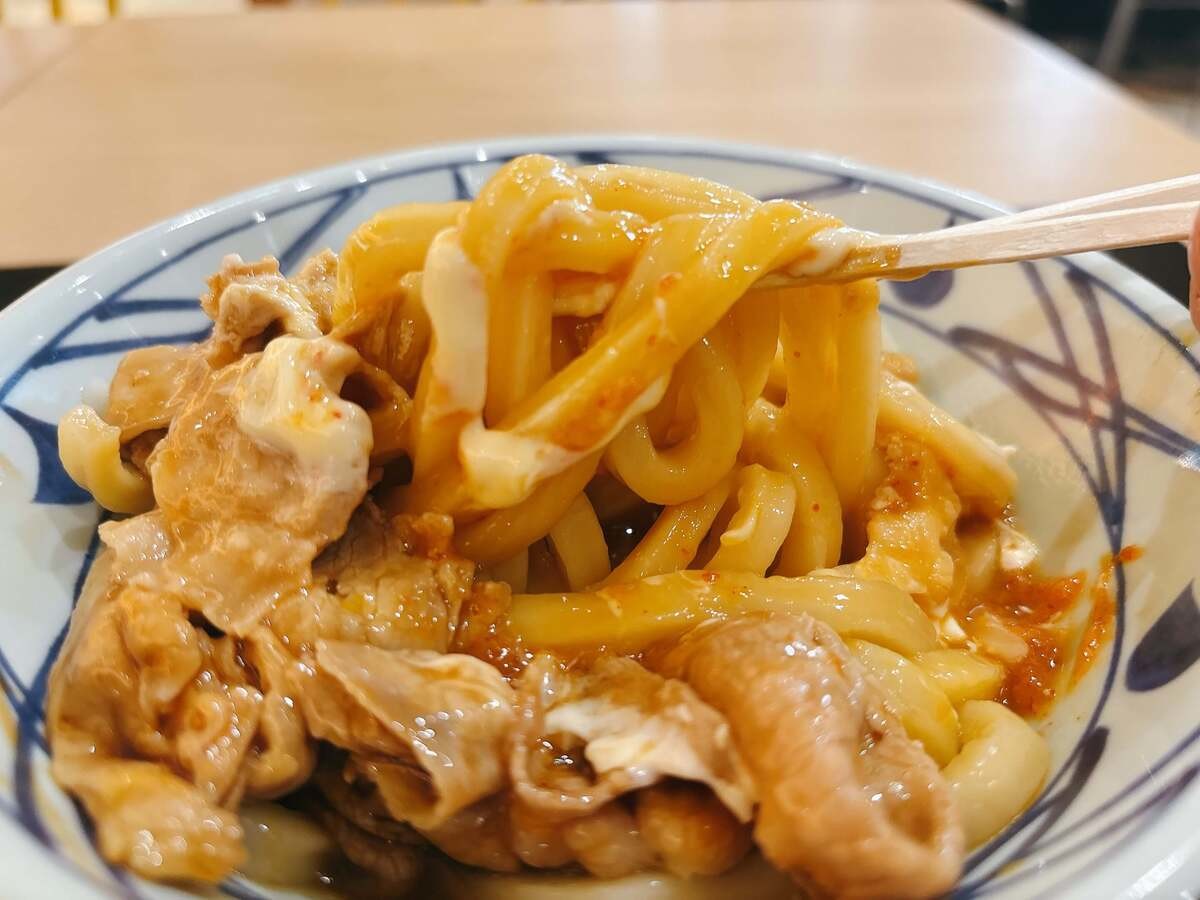 丸亀製麺「こく旨豚玉ぶっかけ 並（税込890円）