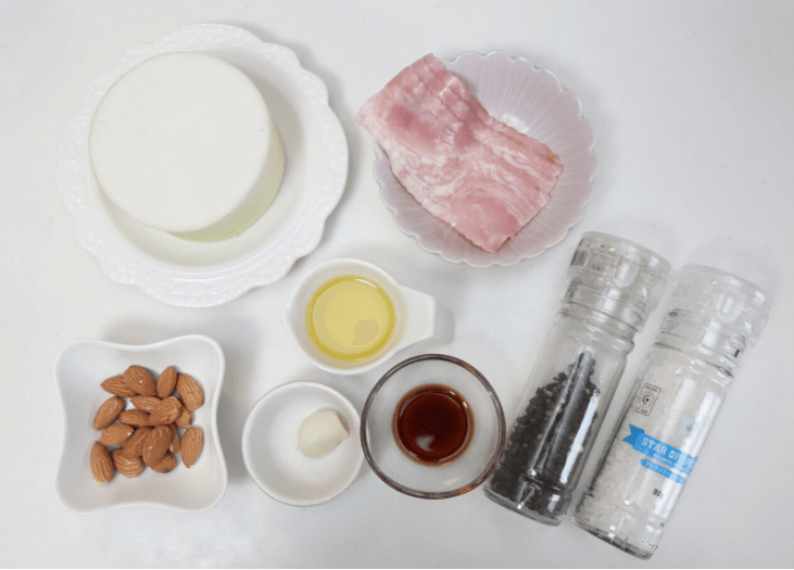 ナッツとベーコンの大根サラダ