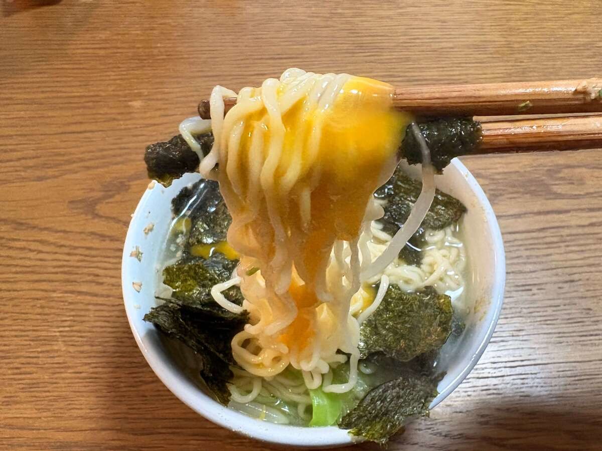 藤田ニコルさん「先まぜ!味マシ!塩らーめん」のレシピ