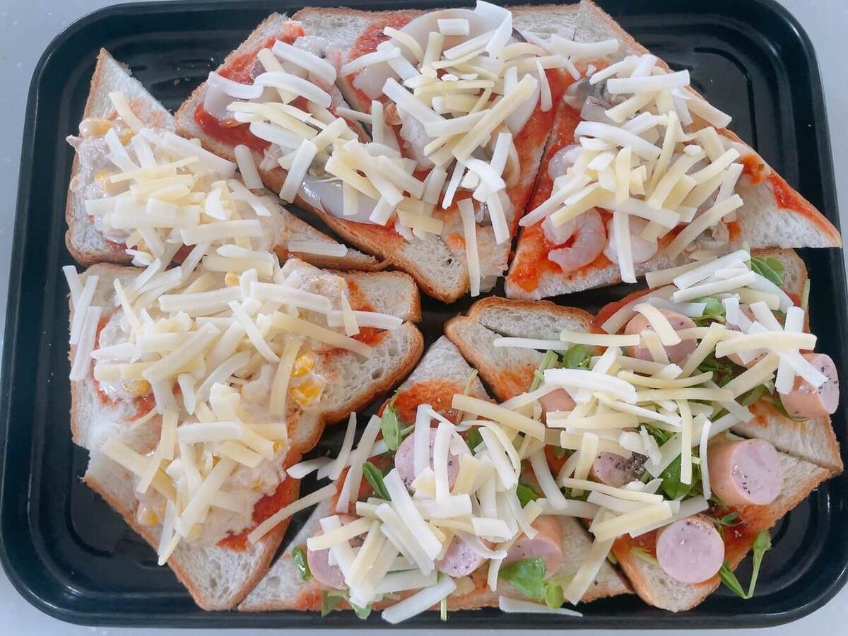 食パンで作るカラフルピザ