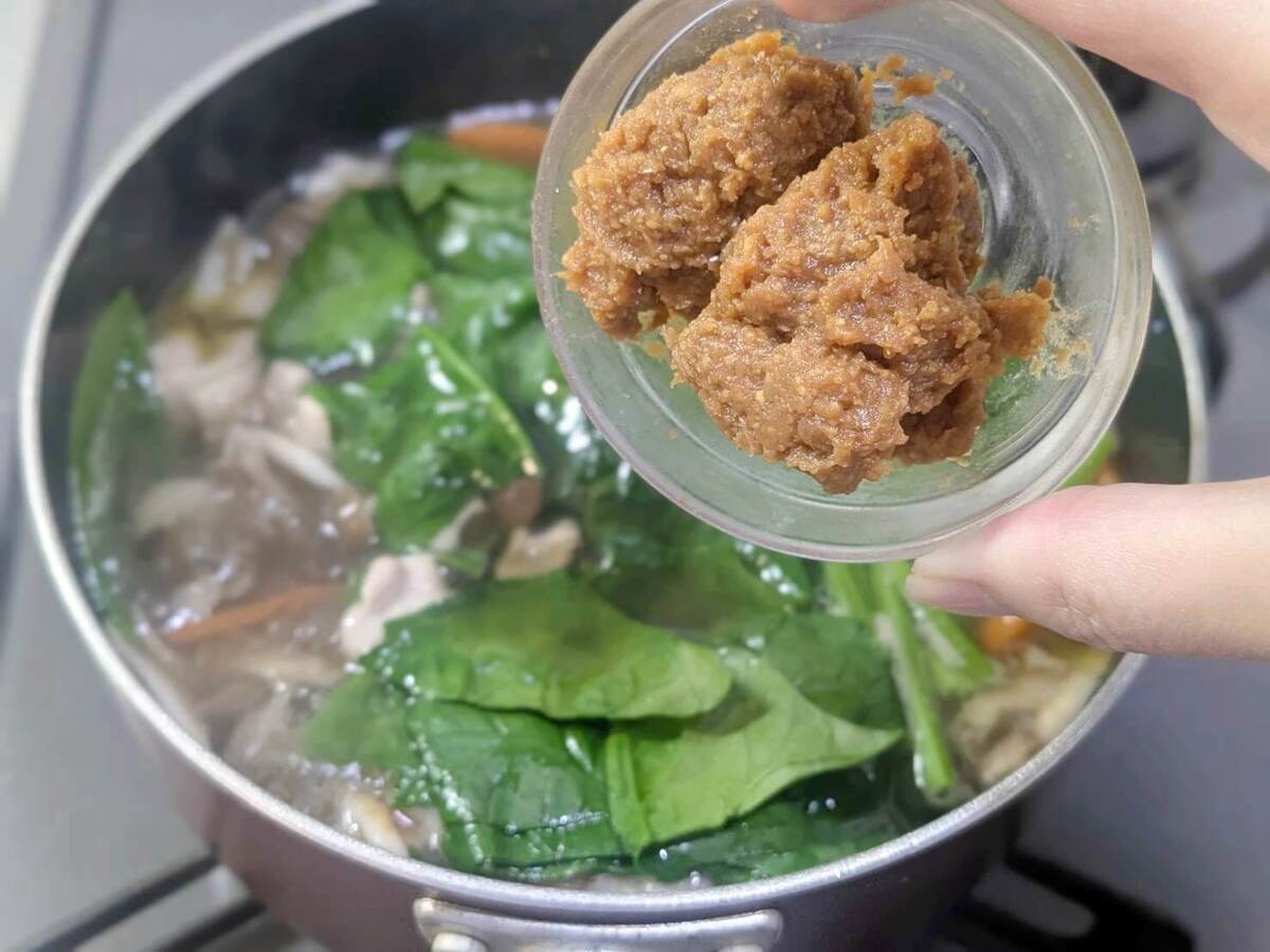 AJINOMOTO公式「きのこと鶏の味噌バター絶品汁」