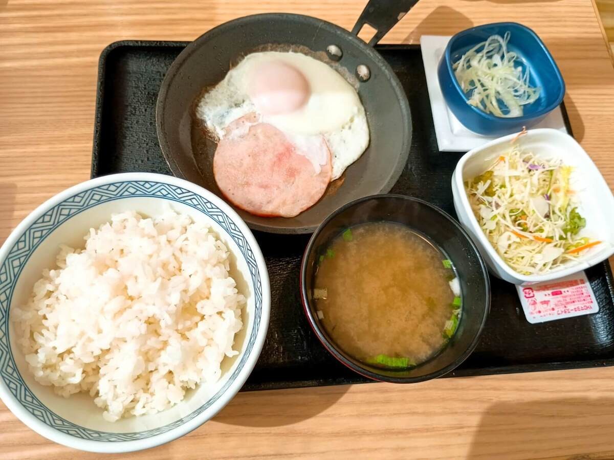 「吉野家」で、朝食メニュー