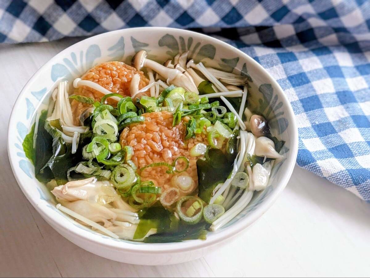 『焼おにぎり』入りわかめスープ