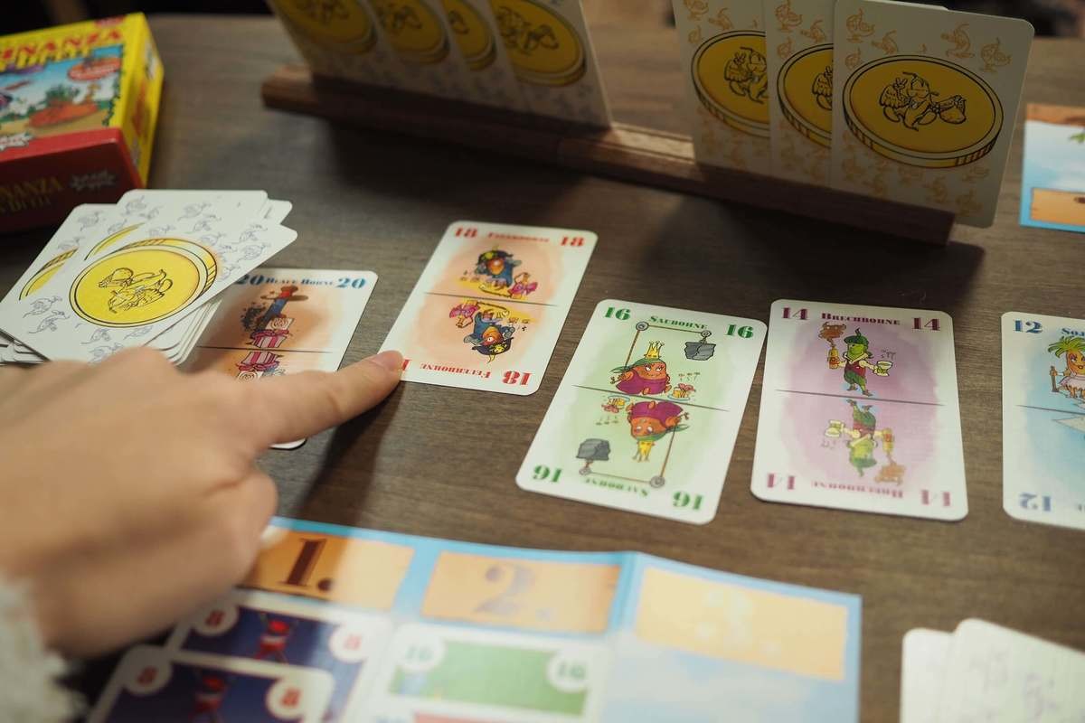 【家族とカップルと】プレミアム付2人用対戦ボードゲーム　作家サイン入り Amazon | [ itten 公式 ] ヒット＆アウト (2人 15分 8歳から