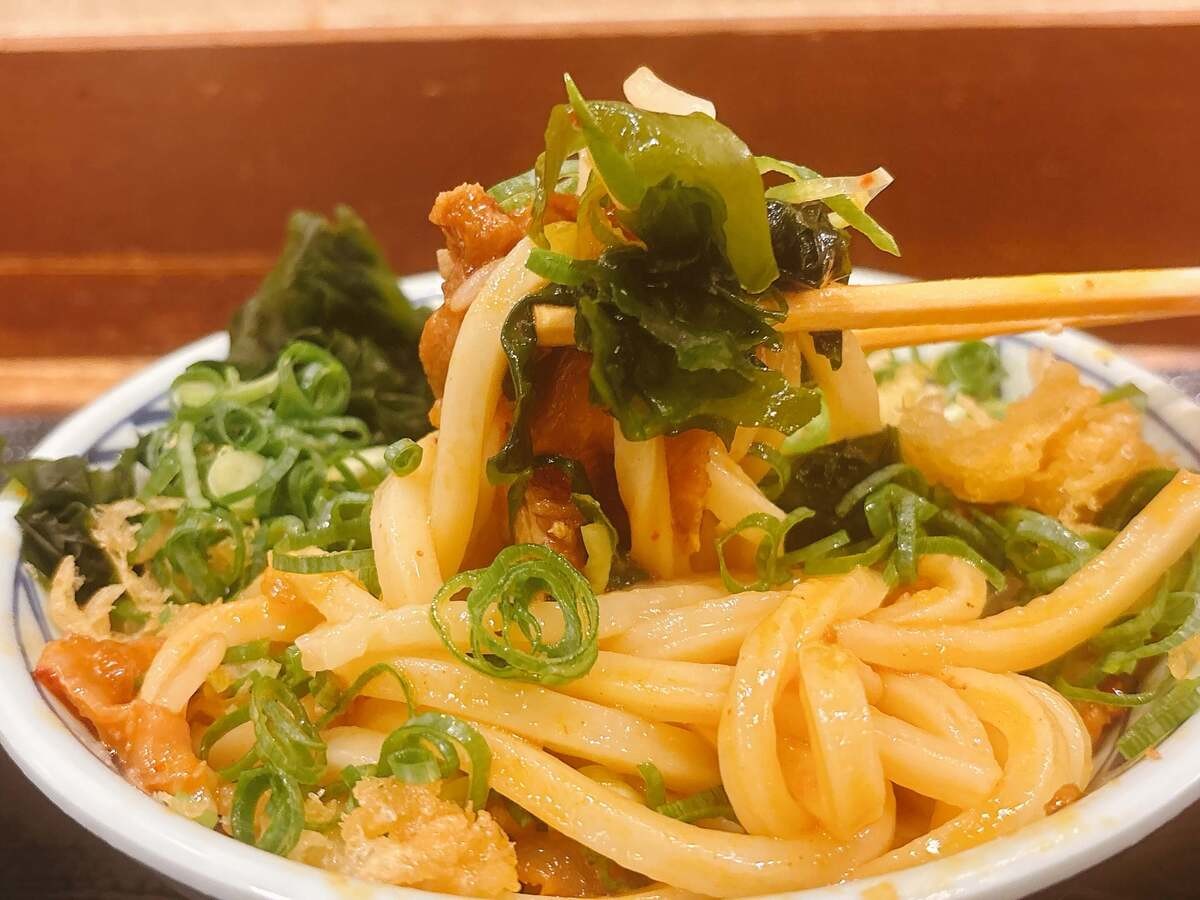 丸亀製麺「肉盛りニラ玉ぶっかけ」