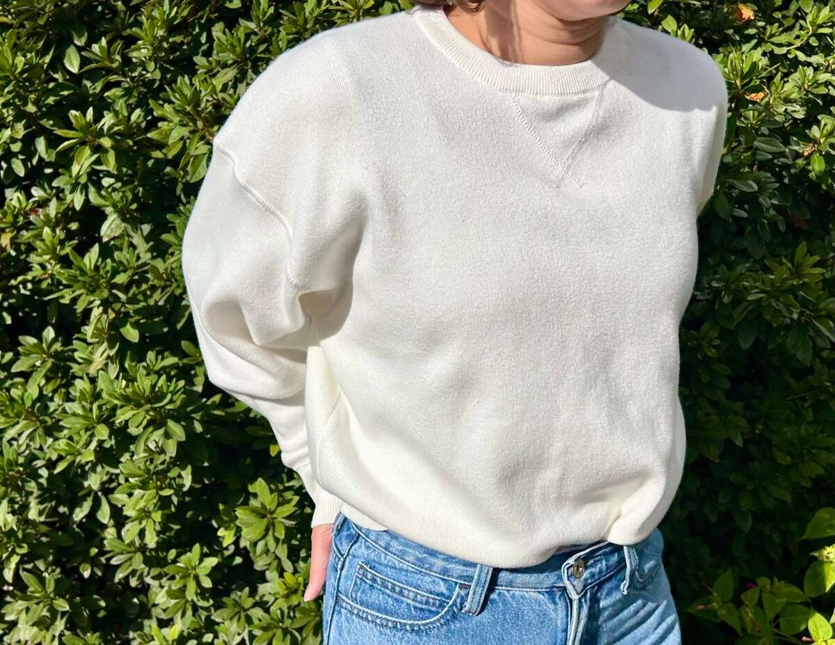 ユニクロの名品「スムースコットンクルーネックセーター」