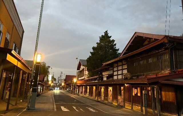 中町こみせ通り