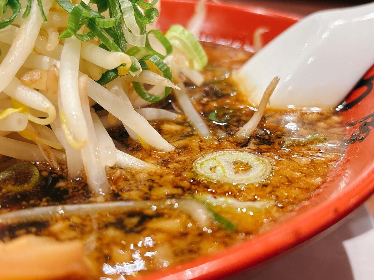 魁力屋「京都漆黒醤油ラーメン」