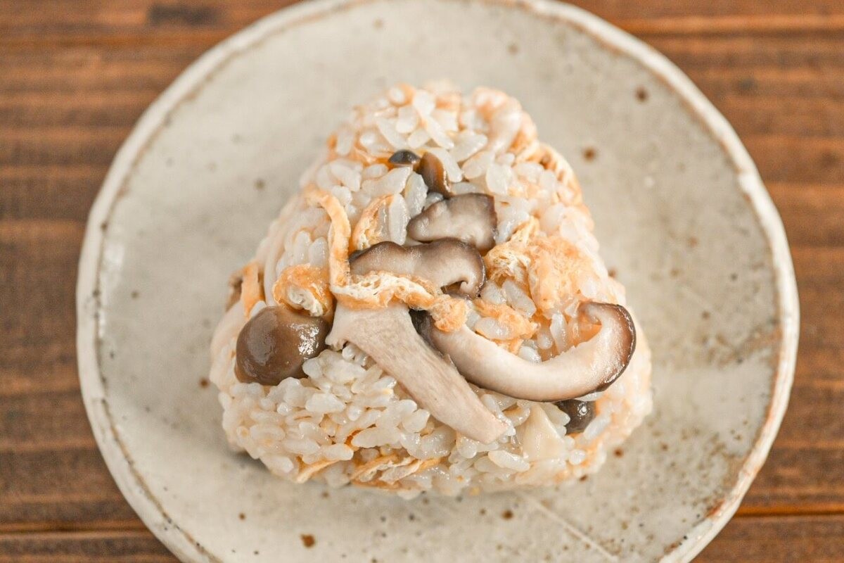 「きのこの炊き込みごはん」のレシピ