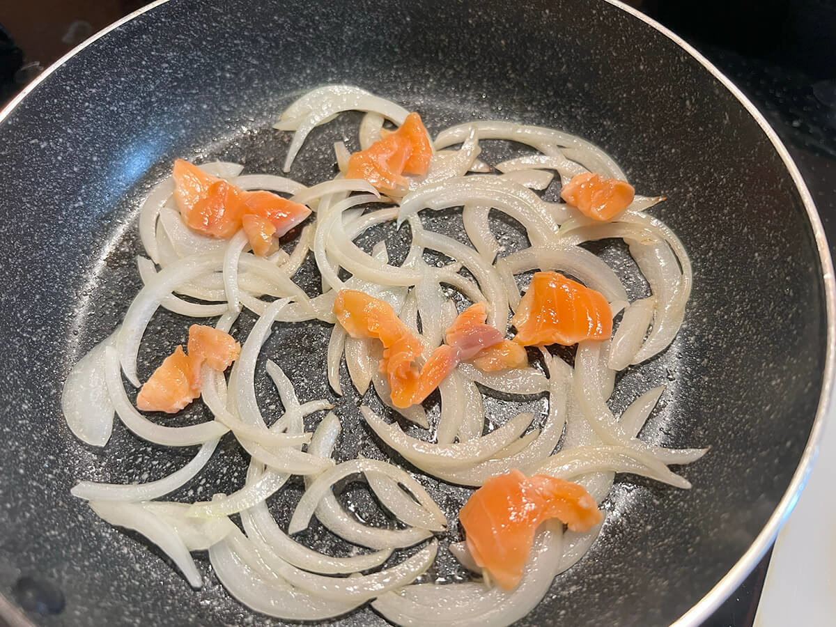 スモークサーモンのクリームパスタ