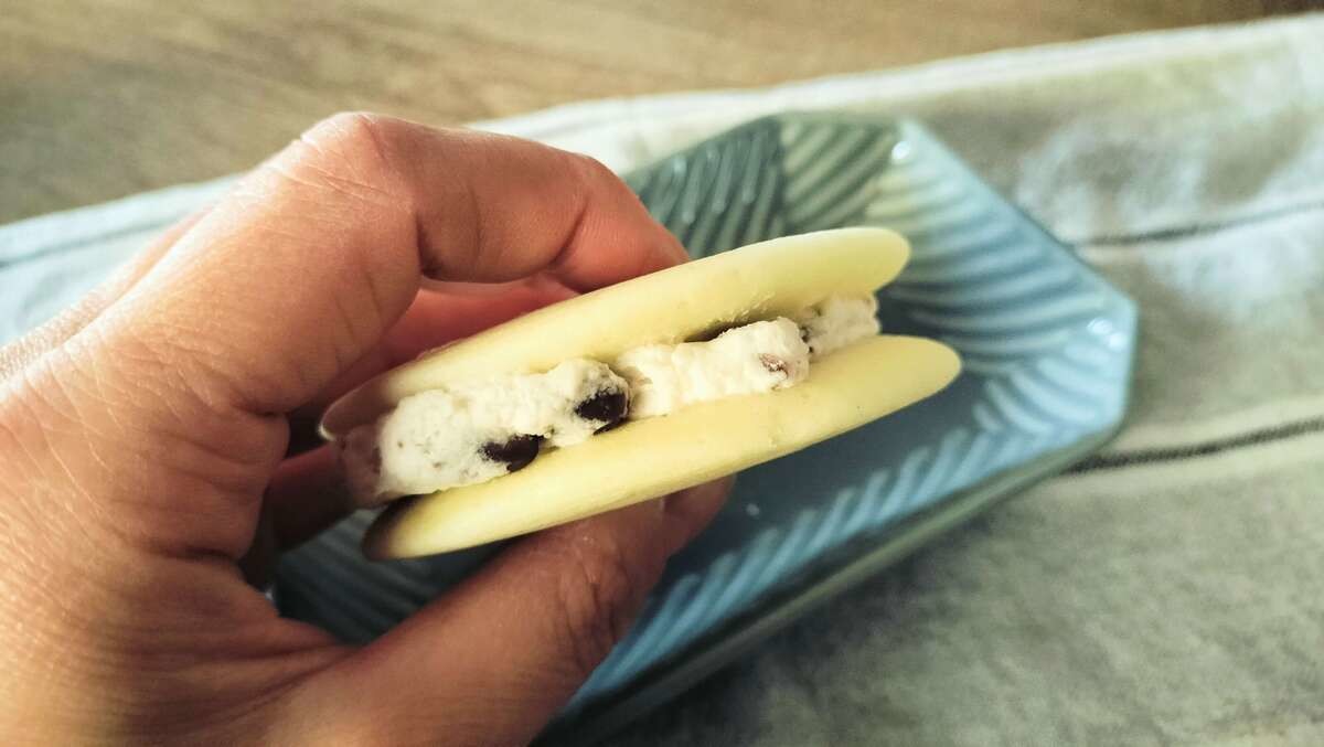 カルディおすすめスイーツ①モチモチの白いどらやき