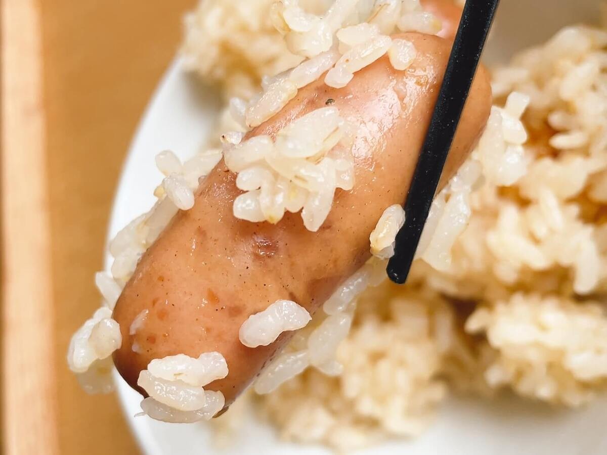 丸ごとソーセージの炊き込みご飯