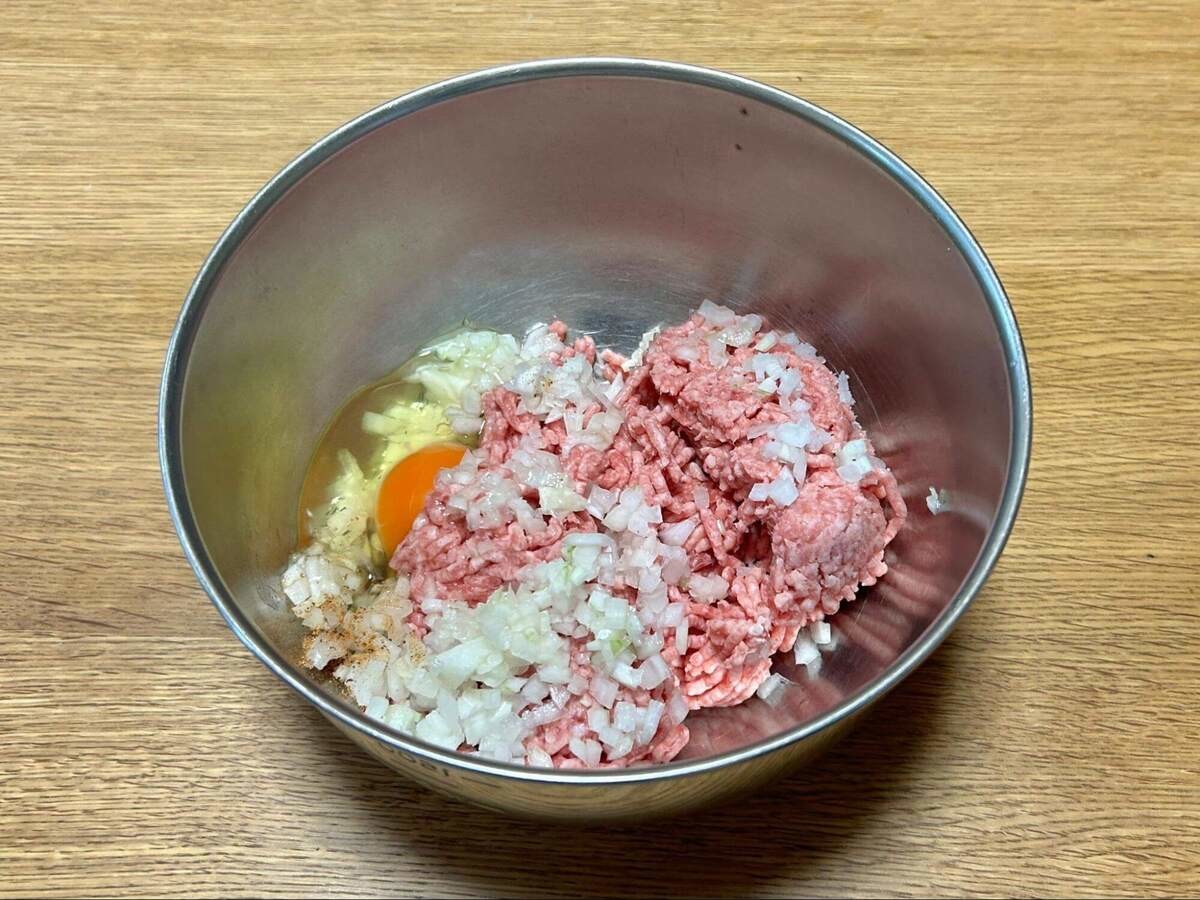 三國シェフ「煮込みハンバーグ」のレシピ