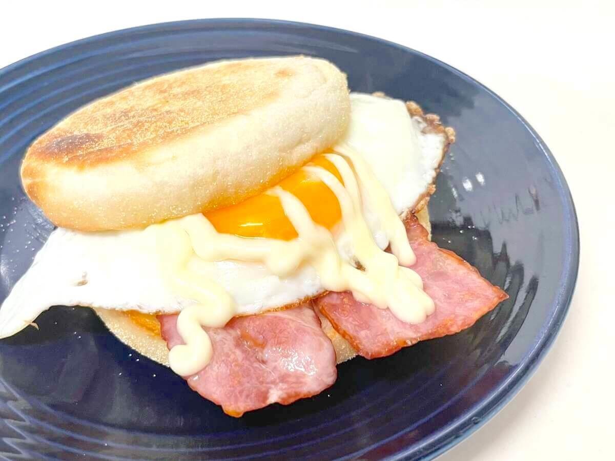 Pasco公式「カリカリマフィンのベーコンエッグ」