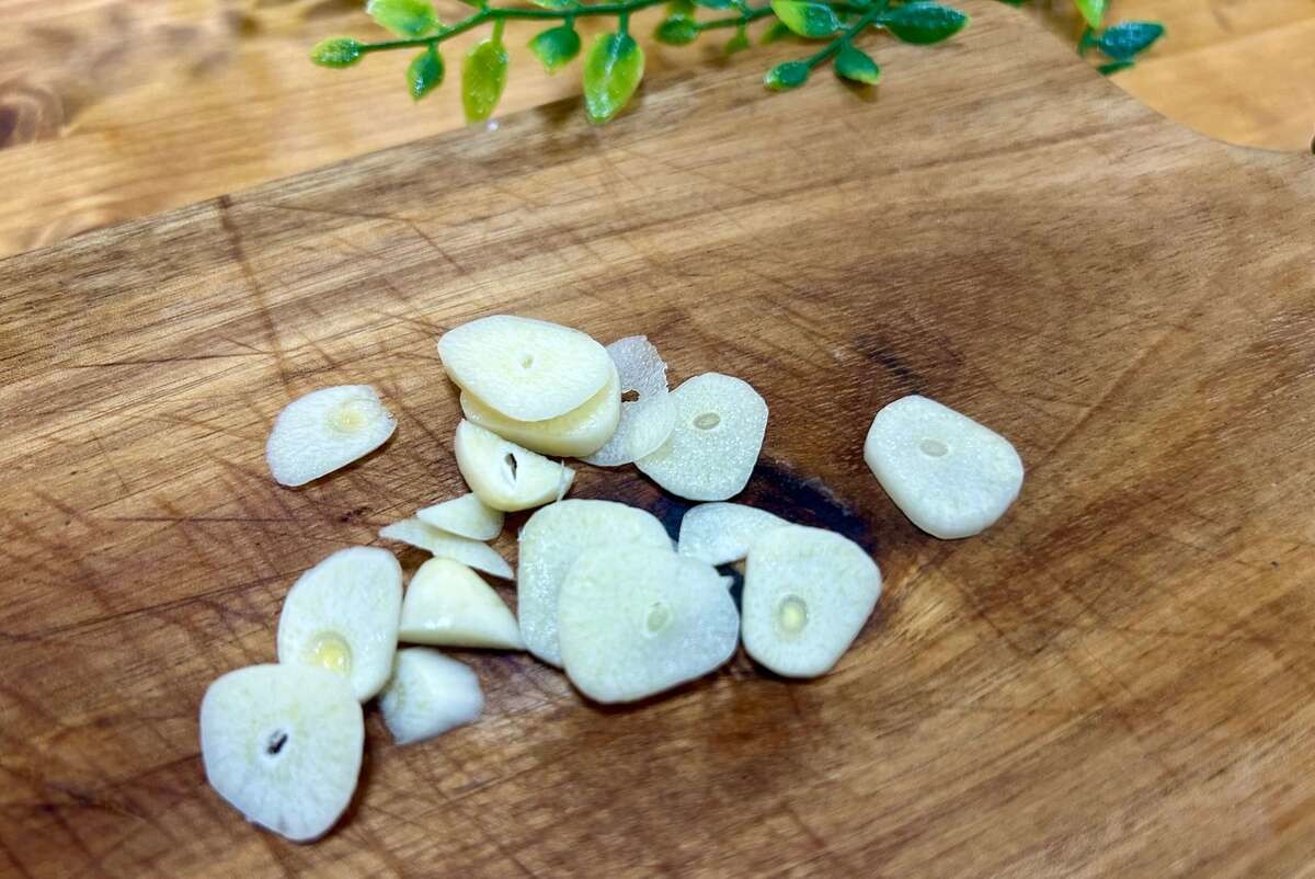 山本ゆりさん「塩サバとじゃがいものガーリック焼き」