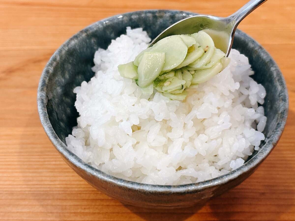 青いにんにく辣油 青唐辛子