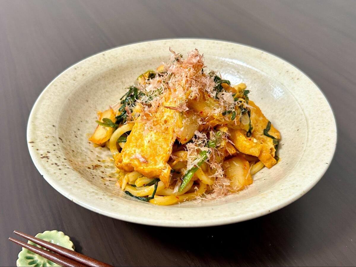 「キムチ厚揚げ焼きうどん」