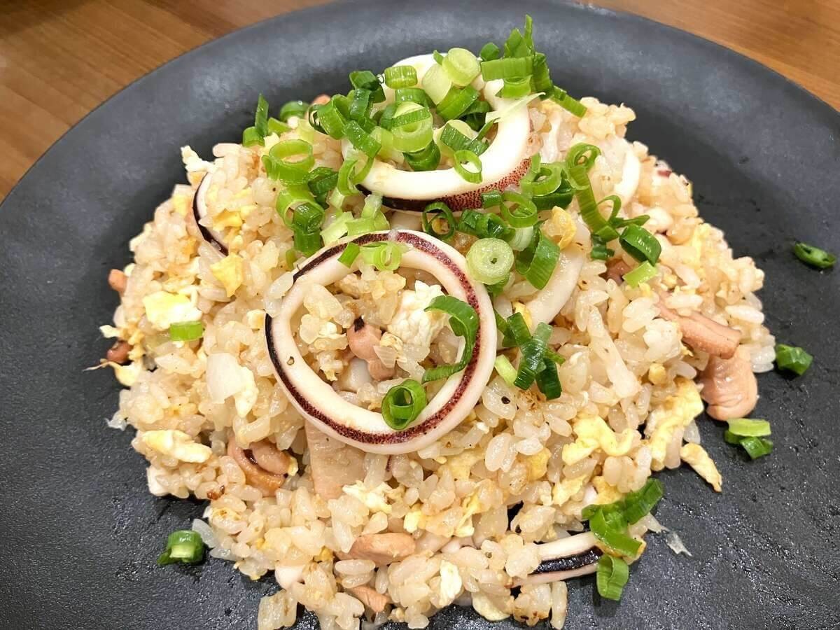 リュウジさん「いかの塩辛焼き飯」のレシピ