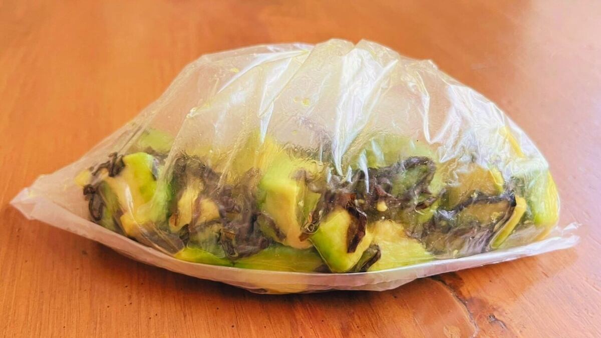 「アボカドの塩昆布あえ」
