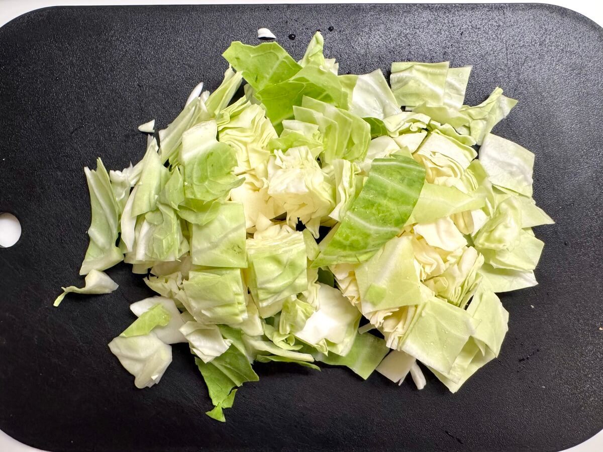 ざく切りキャベツと豚肉の蒸し焼き