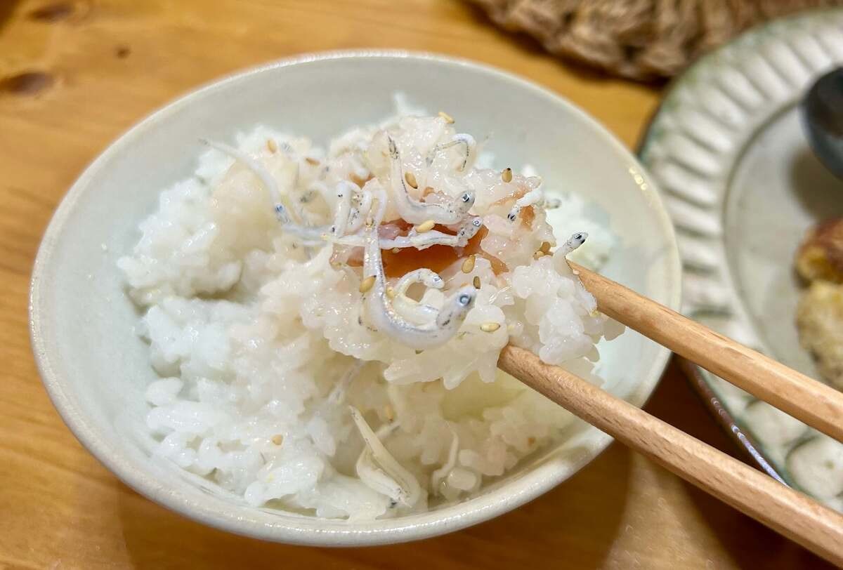 新たまねぎと梅干しの炊き込みご飯