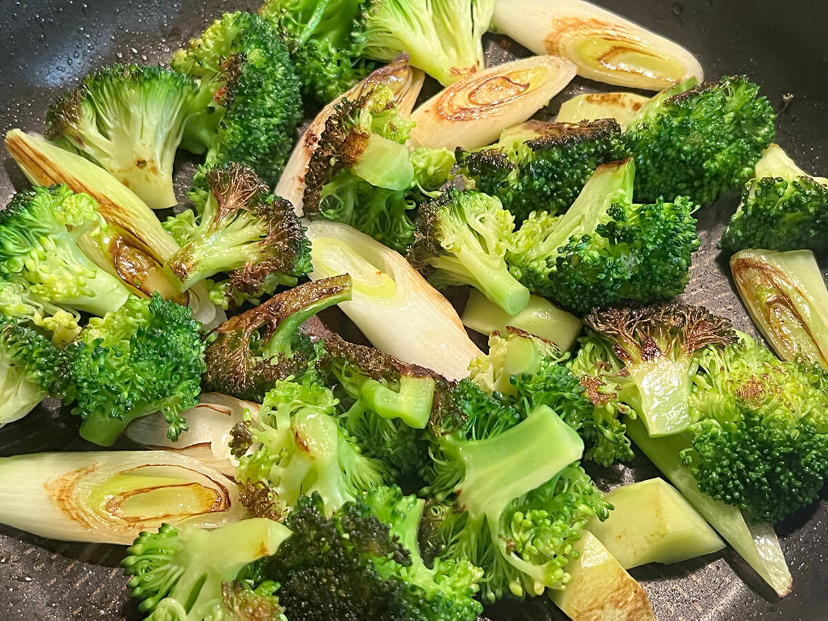 ブロッコリーと鶏肉の塩レモン炒め