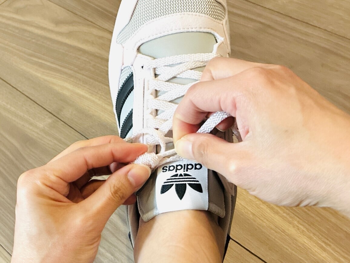 スニーカーの靴紐、もう結ばなくていいの！？