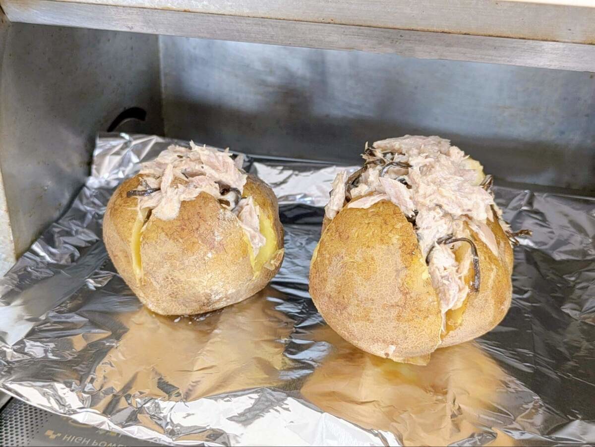 くらこん「塩こんぶでジャケットポテト」のレシピ