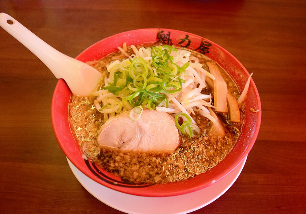 魁力屋「京都漆黒醤油ラーメン」