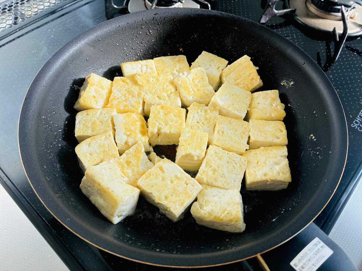 豆腐のコロコロガーリックステーキ