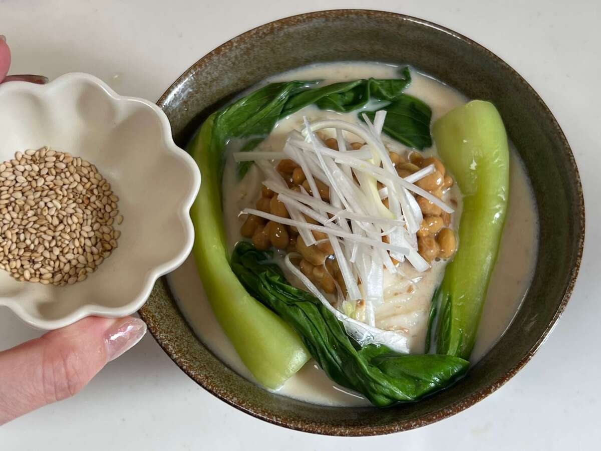 タカノフーズ公式「納豆担々うどん」