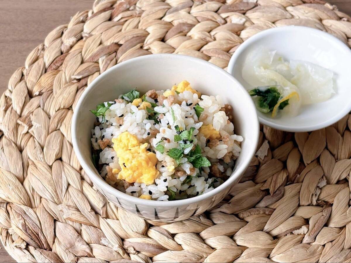 青じそと黒ごまのそぼろご飯