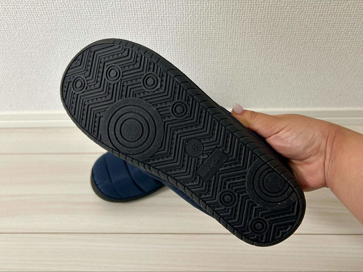 トライアルの「ダウン調サンダル」