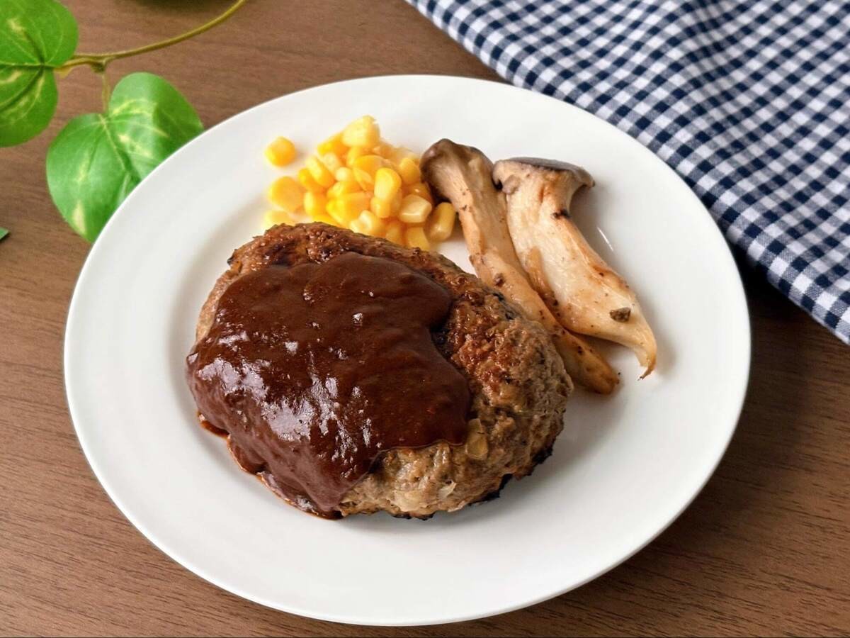 玉ねぎたっぷり超簡単！肉汁たっぷりハンバーグ