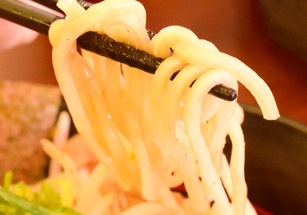 ラーメン魁力屋「生姜醤油肉つけ麺（味玉つき）」実食レポ