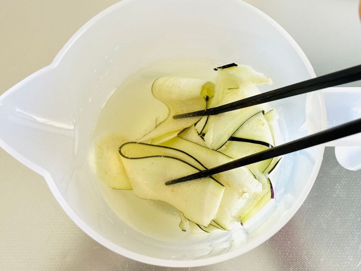 北斗晶さん「豚ひき肉で夏野菜たっぷりレタス包み」