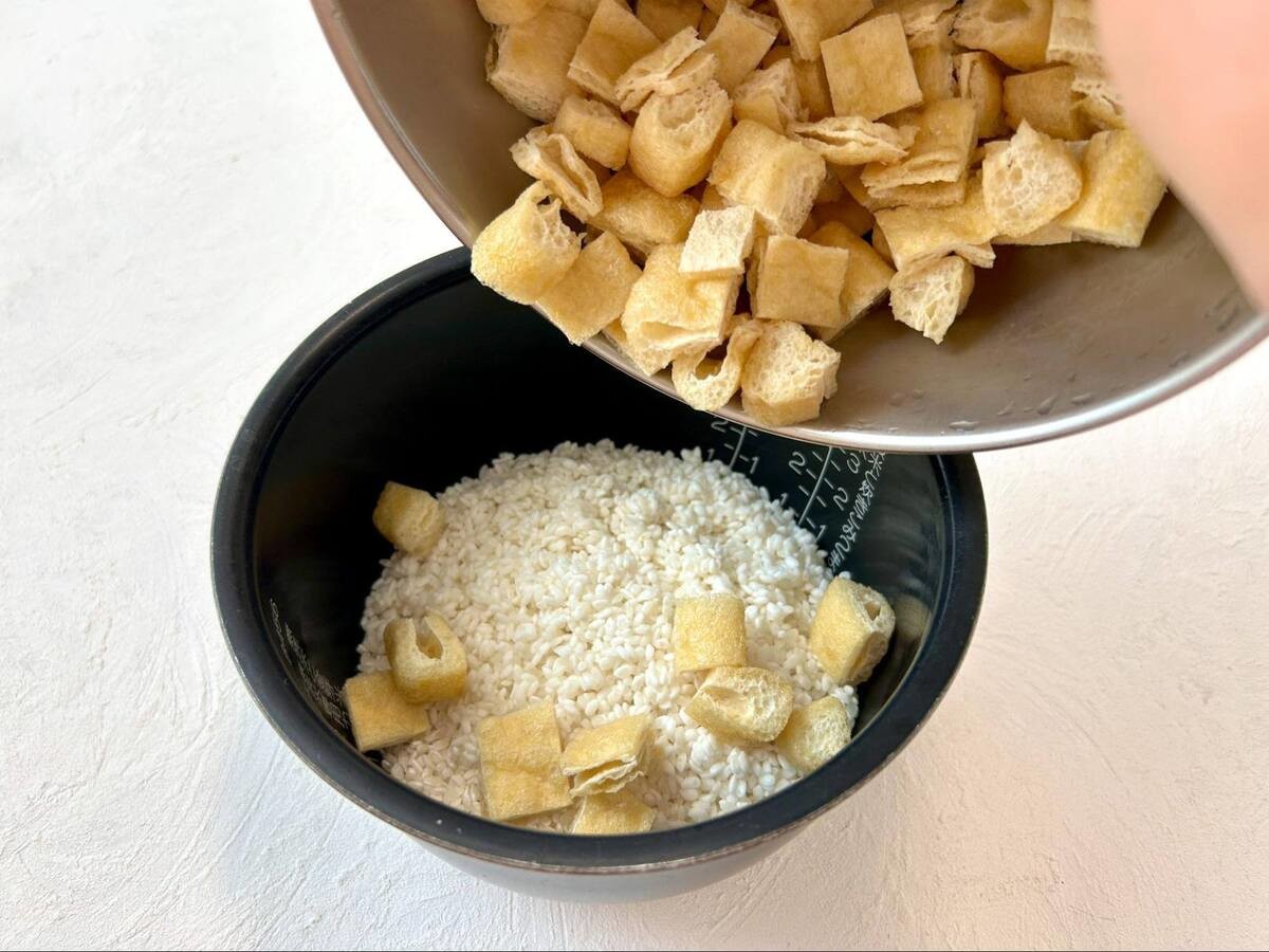 油揚げとしょうがの炊き込みご飯