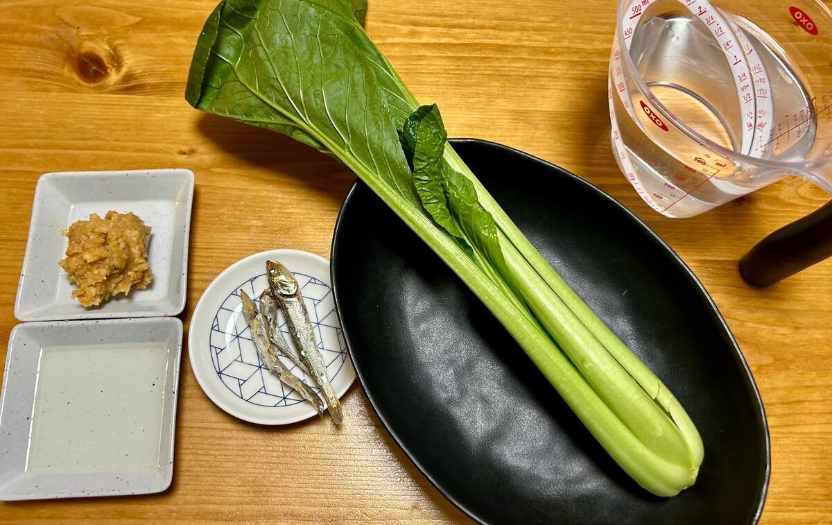 土井善晴さん「小松菜の炒め味噌汁」