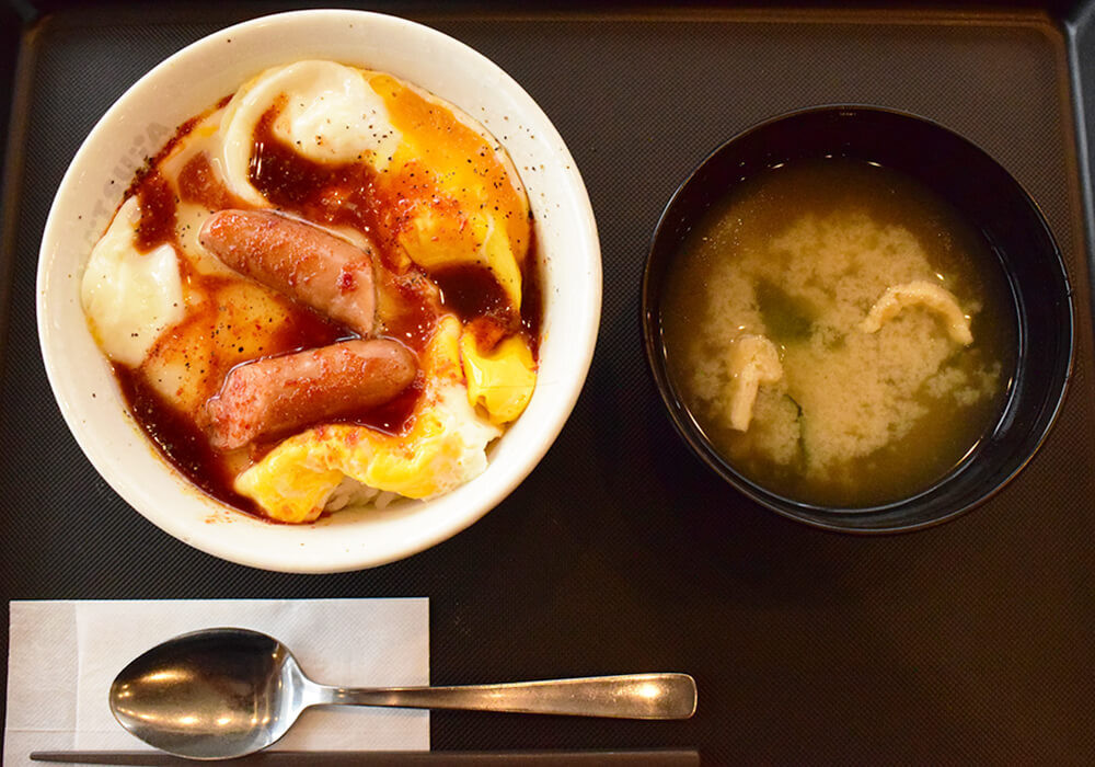 朝マックだけじゃない！【松屋モーニング】「430円で腹パン！」旨辛