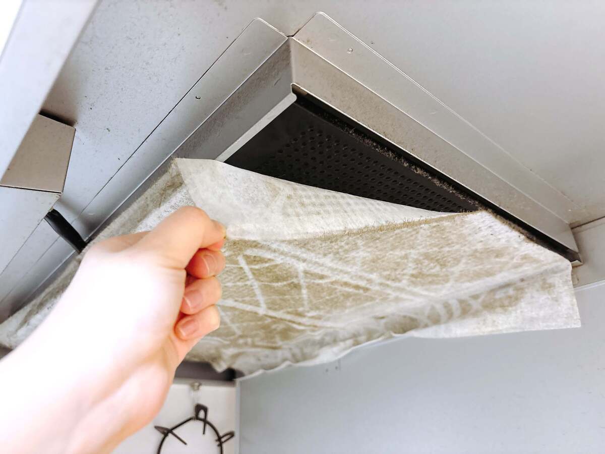 キッチンの換気扇「専用不織布フィルターでもつけちゃダメ」