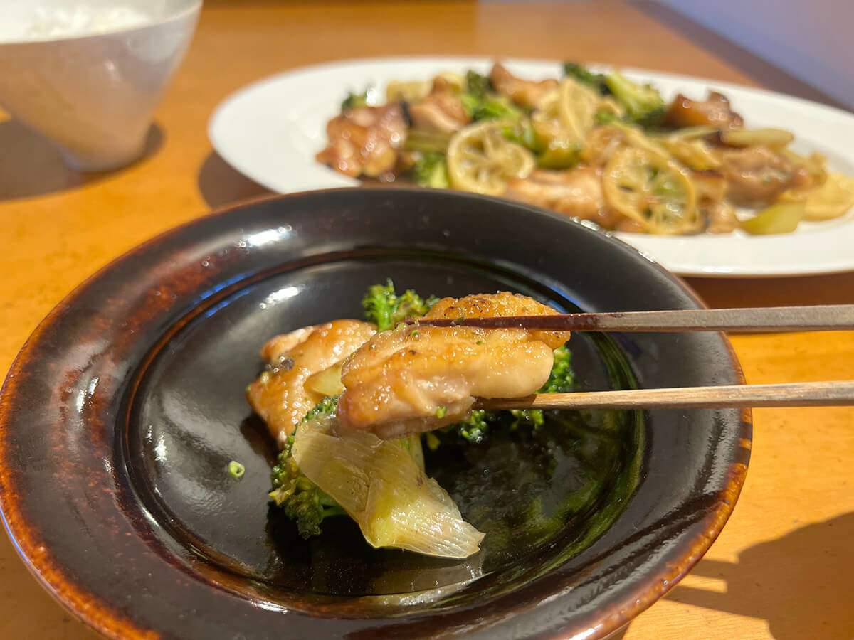ブロッコリーと鶏肉の塩レモン炒め