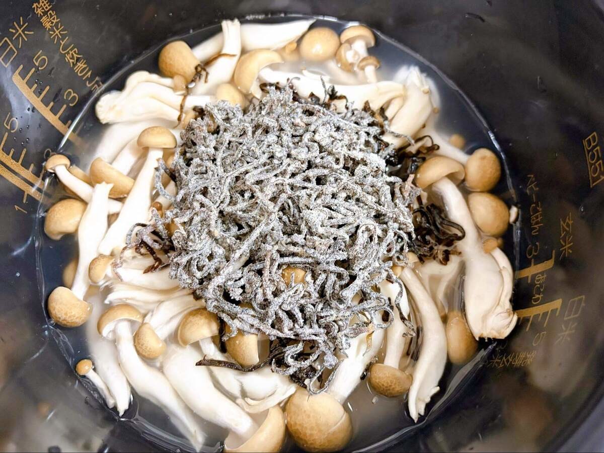 塩昆布で！シャウとしめじの炊き込みご飯