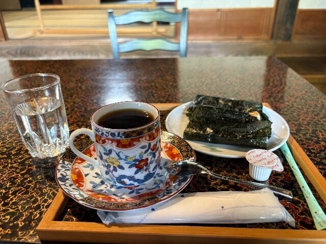 中町こみせ通り