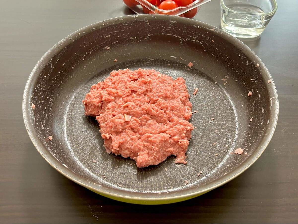 長谷川あかりさん「酒蒸しハンバーグ」