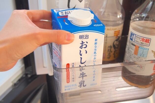 冷蔵庫のドアポケットに牛乳を保存する→本当に大丈夫？