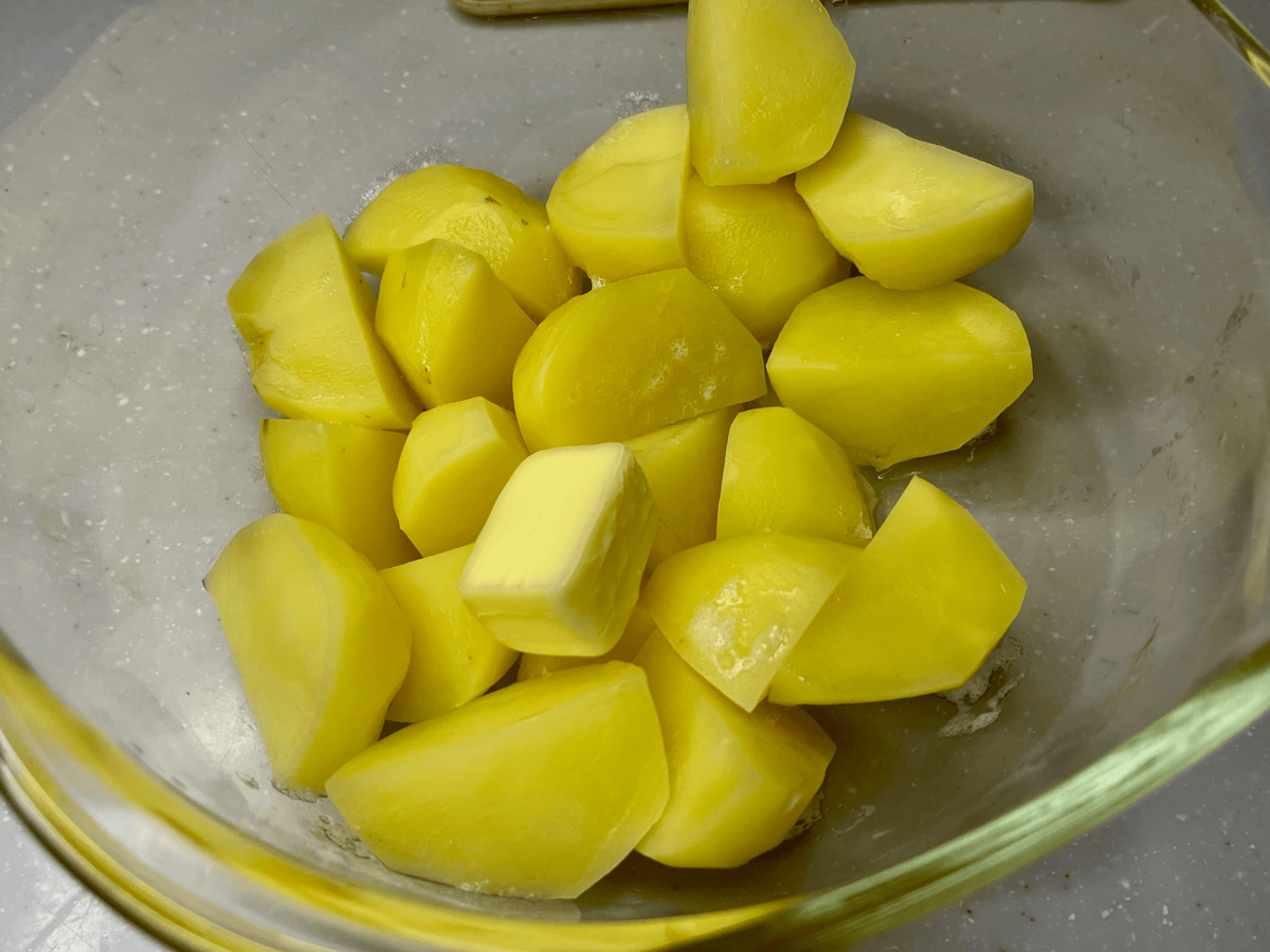 ポテトのタカタクさん「揚げないチーズコロッケ」