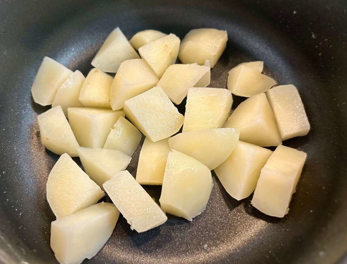 笠原将弘さん「鶏胸ソテー ポテトサラダ添え」のレシピ