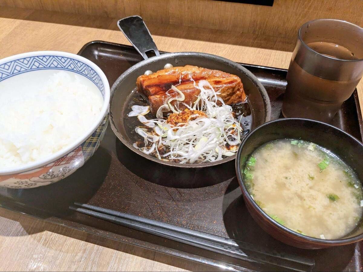 【吉野家】期間限定で厚切り豚角煮が食べられるぞ