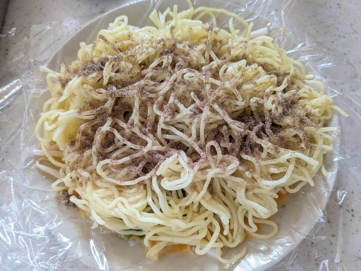 かわぴーさん「もう炒めない 爆速オムそば」